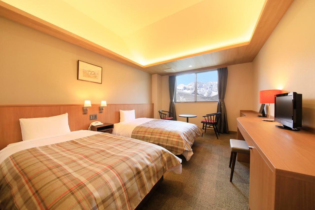 Taishoike Hotel Matsumoto Buitenkant foto