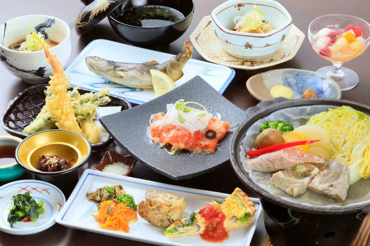 Taishoike Hotel Matsumoto Buitenkant foto